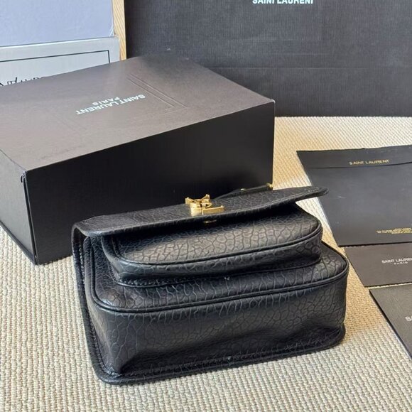 Classic YVES Bag: A Stylish and Versatile Choice for Elegance - Picture 9 of 13